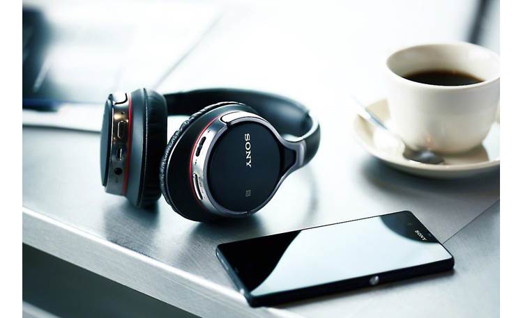 Sony MDR-10BT Wireless connection to your smartphone (not included)