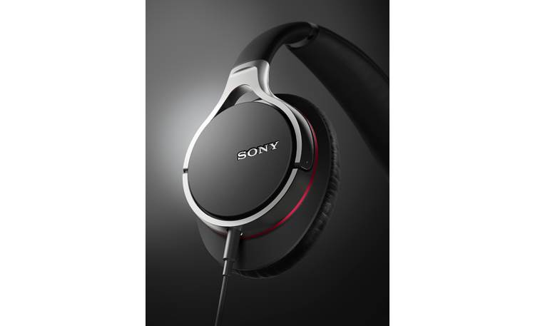 Sony MDR-10R Closeup of left earcup