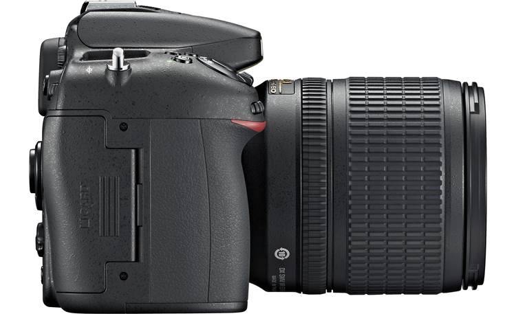 Nikon D7100 Kit Right side with lens