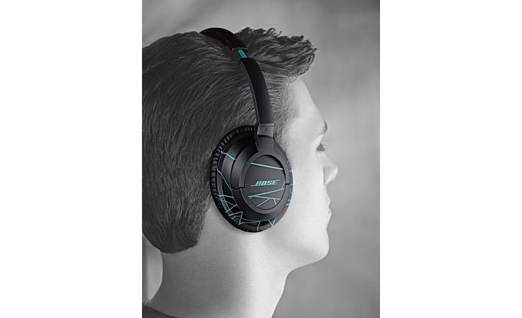 Bose® SoundTrue™ around-ear headphones Around-the-ear fit keeps out external noise