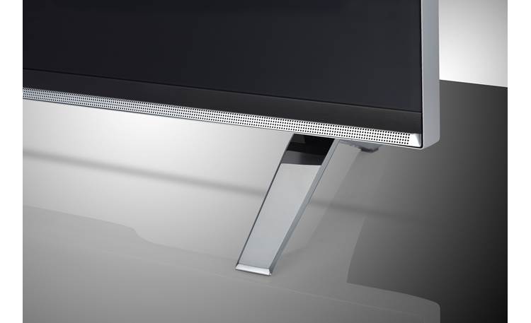 LG 55LB7200 Close-up view of bezel and stand