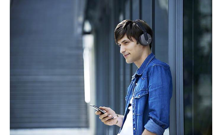Sony MDR-ZX550BN Listen wirelessly with your smartphone