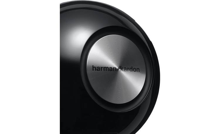 Harman Kardon Omni 10 Rear-firing passive radiator offers enhanced bass response