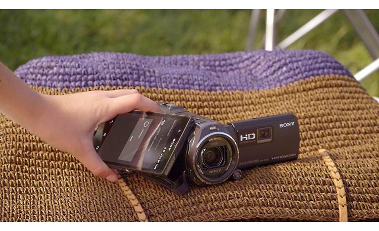 Sony Handycam® HDR-PJ810 Use NFC to connect with compatible Android mobile devices (not included)