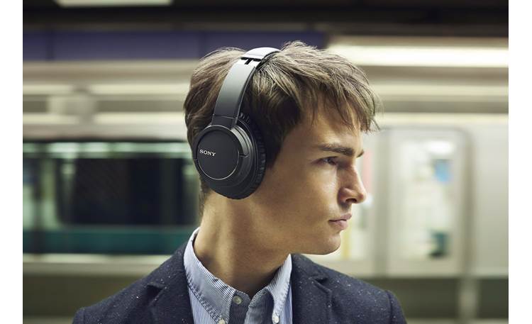 Sony MDR-ZX770BN Fits comfortably over the ear and blocks out ambient noise