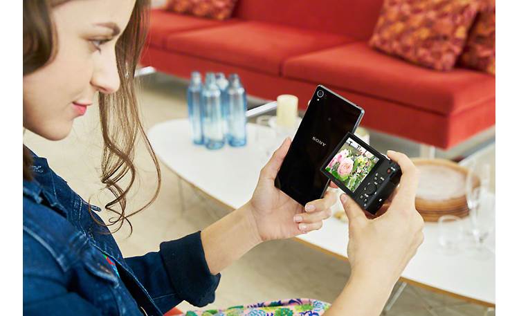 Sony Cyber-shot® DSC-WX500 Upload to your smartphone via built-in Wi-Fi with NFC touch pairing