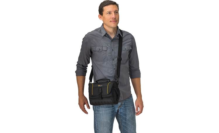 Lowepro Adventura SH 160 II Removable, adjustable padded strap adds comfort and flexibility