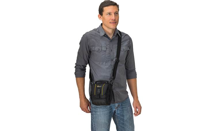 Lowepro Adventura SH 120 II Removable, adjustable padded strap adds comfort and flexibility