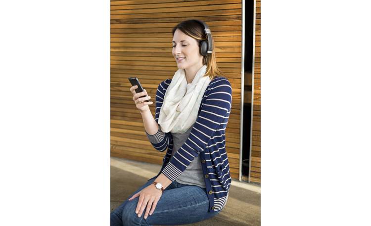 Polk Audio Hinge™ Wireless Music plays wirelessly from your Bluetooth device