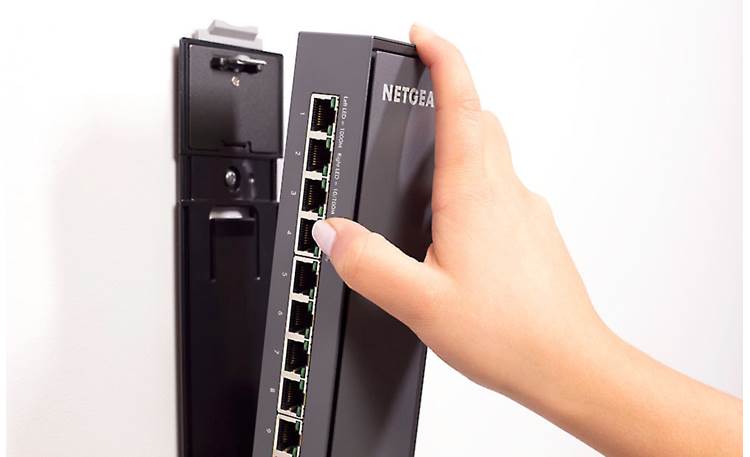 NETGEAR GSS108E-100NAS The 1-2-3-4 Click mounting system in action
