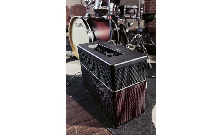 Line 6 AMPLIFi™ 150 Right front view