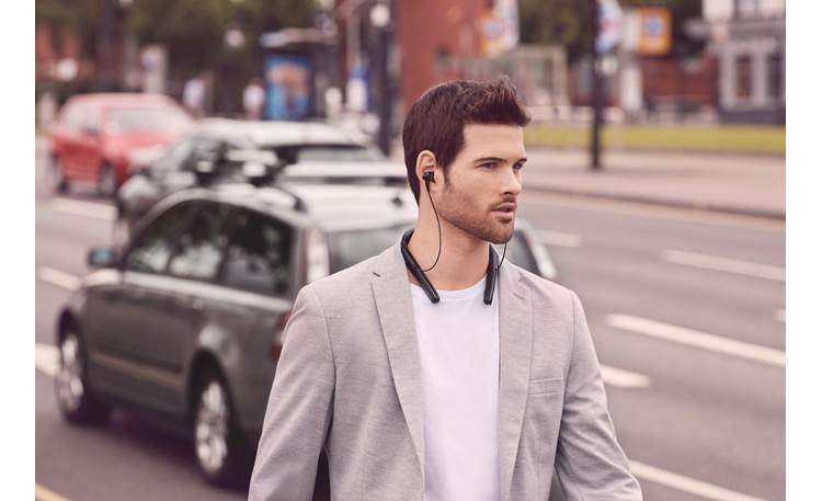 Sony WI-1000X Adaptive noise cancellation adjusts to your surroundings and movement