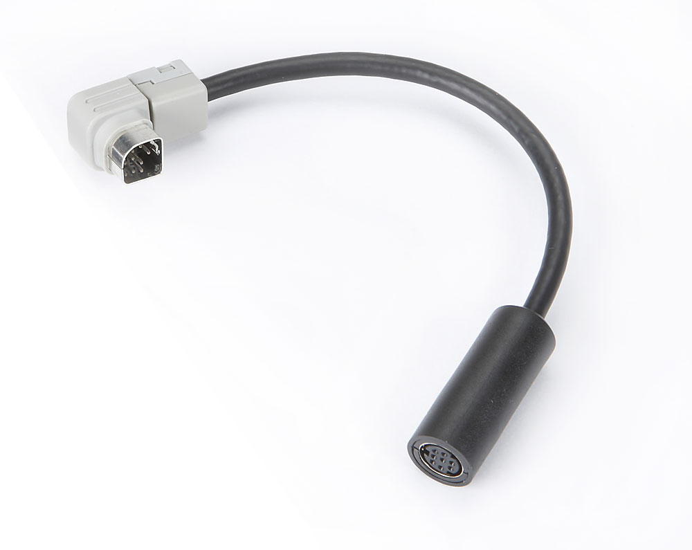 P.I.E. SIRIUS Adapter Cable Connect a SIRIUS tuner or Dock & Play radio