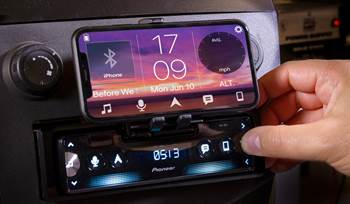 A hands-on review of the Pioneer SPH-10BT car stereo