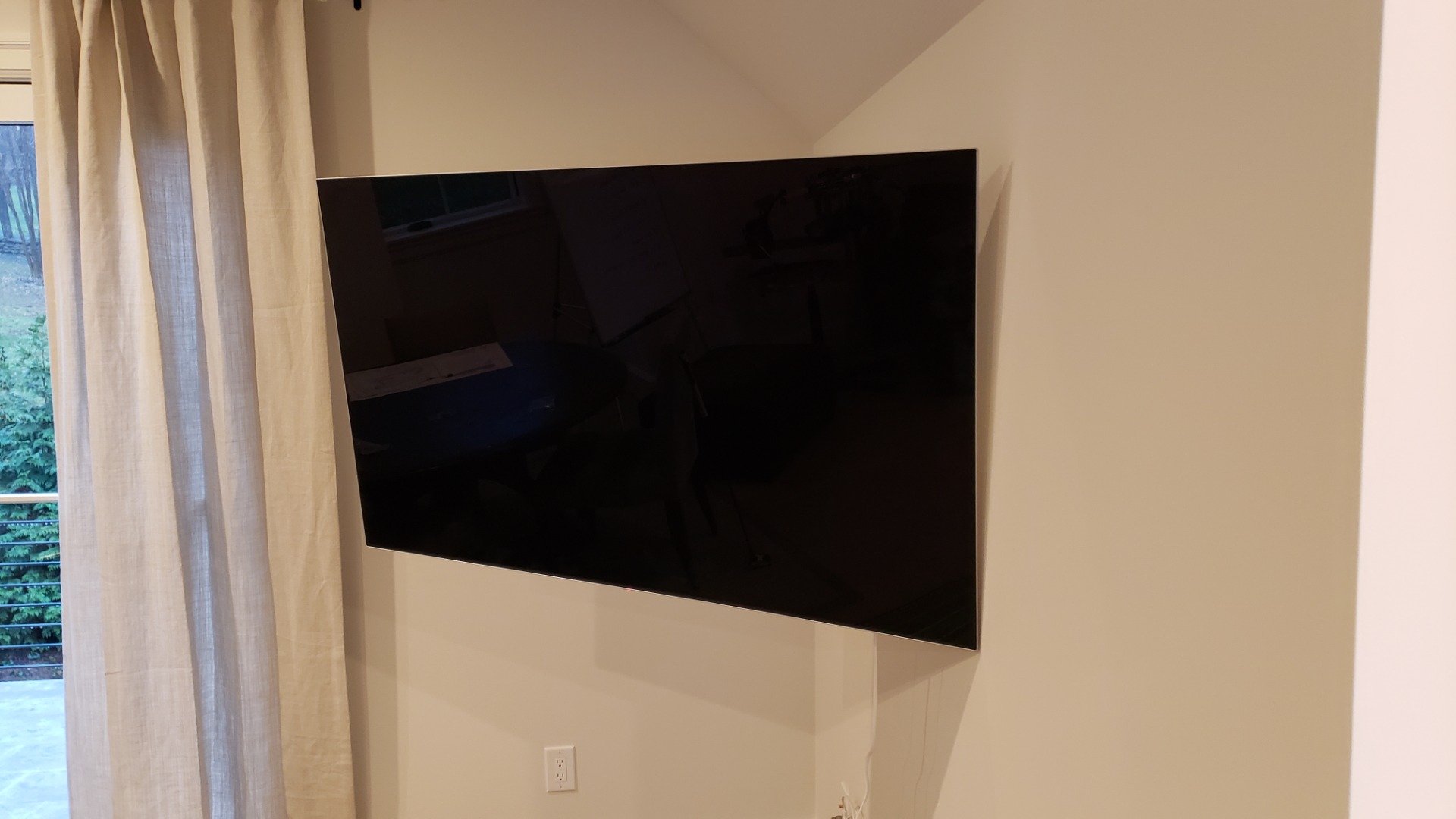 Customer Reviews: Kanto M300 (Black) Full-motion wall mount with