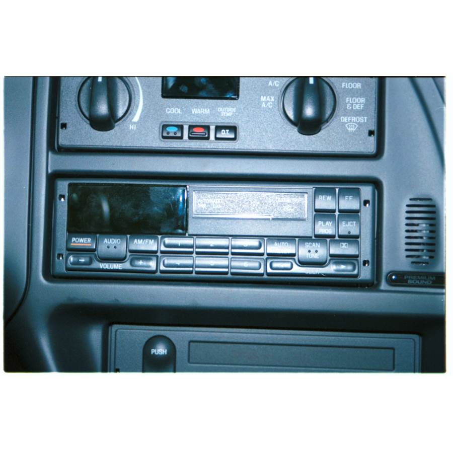 1997 Ford Thunderbird Factory Radio