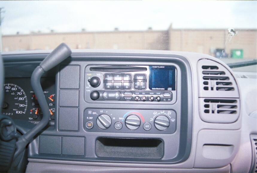 tahoe yukon suburban escalade radio