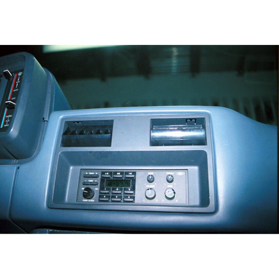 1991 Ford Aerostar Factory Radio