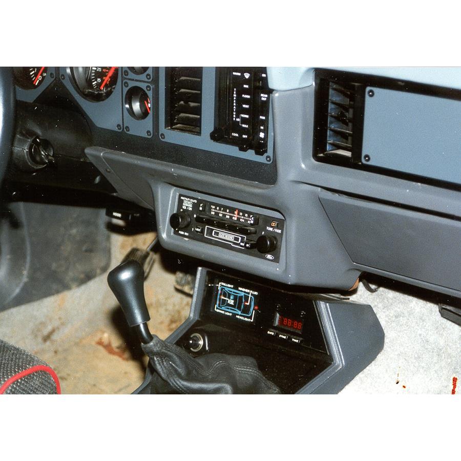 1986 Ford Mustang Factory Radio
