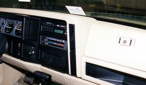 1984 Jeep Wagoneer XJ Factory Radio