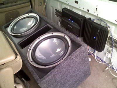 Two amps provide pently of power for both the door speakers and the subwoofers.