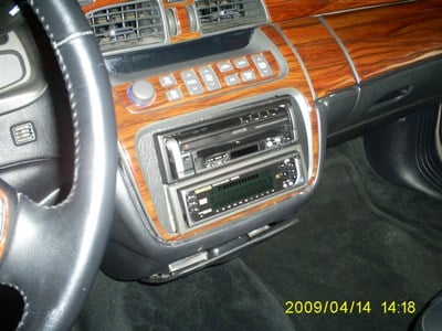 Receiver and single-DIN equalizer installed.