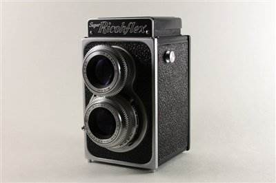 image of TLR camera