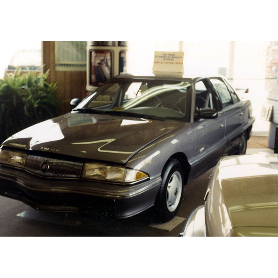 1997 Oldsmobile Achieva Exterior