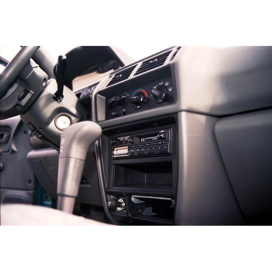 1993 Mitsubishi Expo Factory Radio