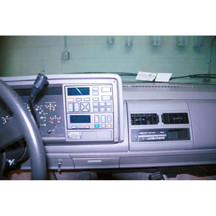 1992 Chevrolet Suburban Factory Radio