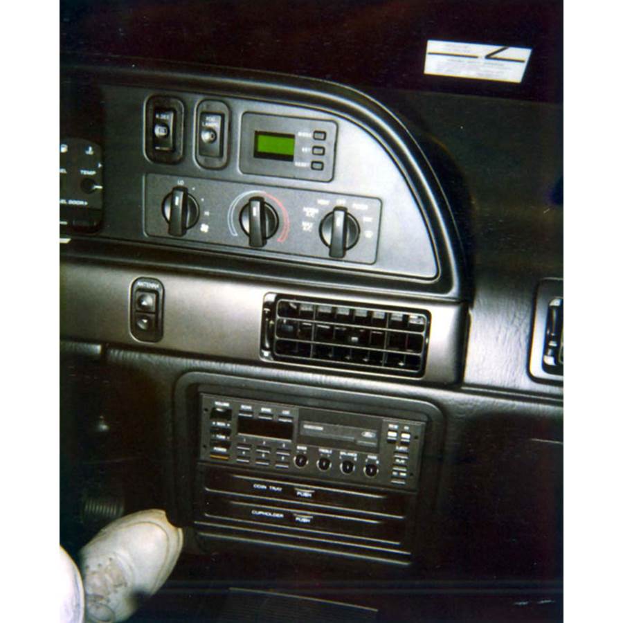 1990 Ford Taurus Factory Radio