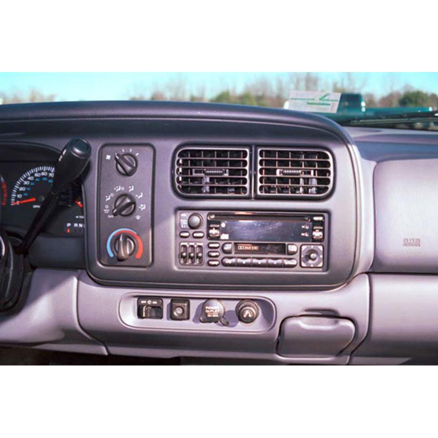 2000 Dodge Durango Factory Radio