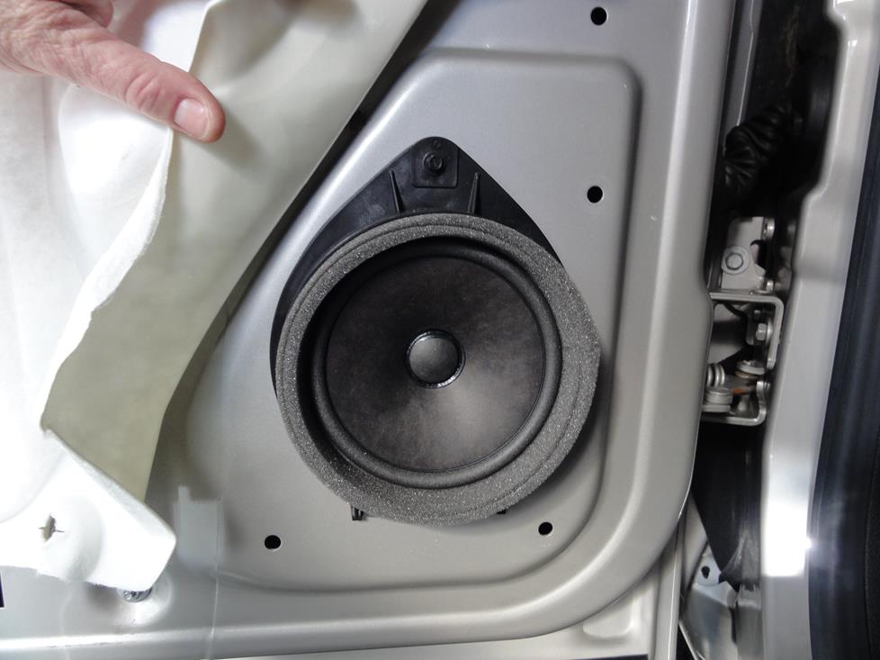 What Size Door Speakers are in a 2011 Chevy Silverado 