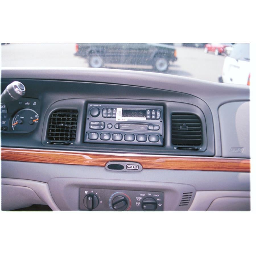 1996 Ford Crown Victoria Factory Radio