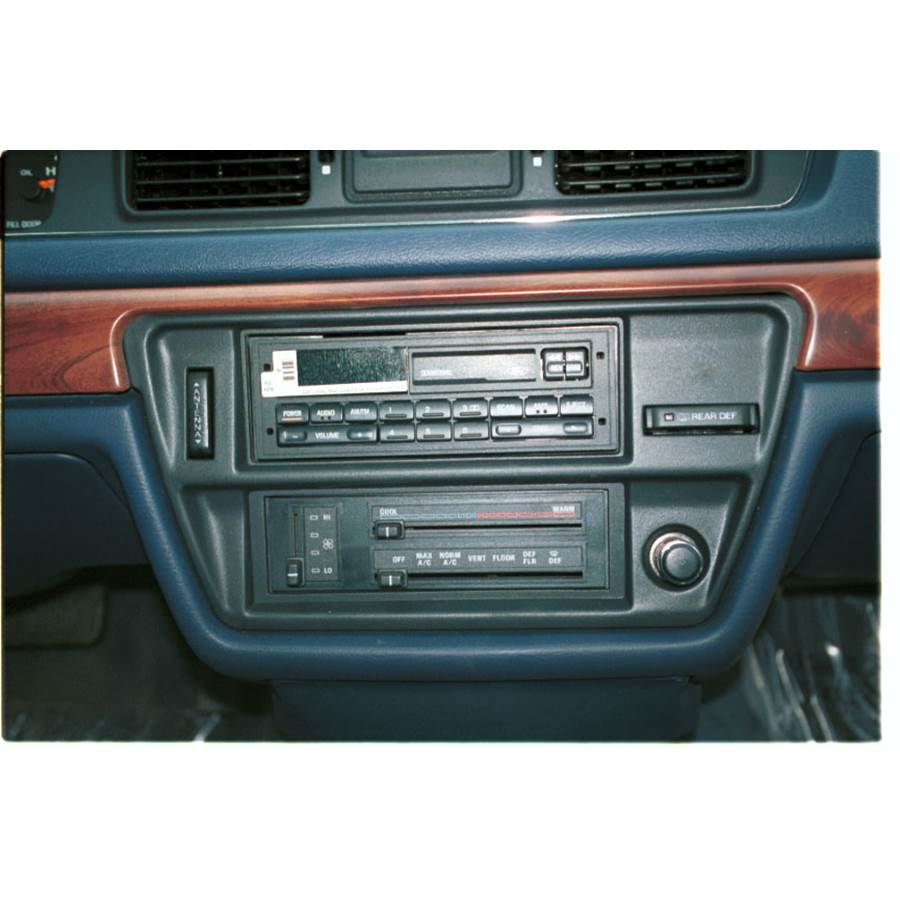 1993 Ford Crown Victoria Factory Radio