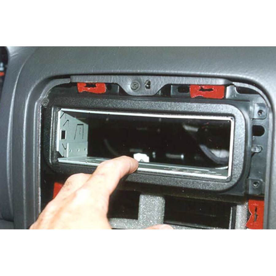 2003 Jeep Grand Cherokee Stereo kit installed