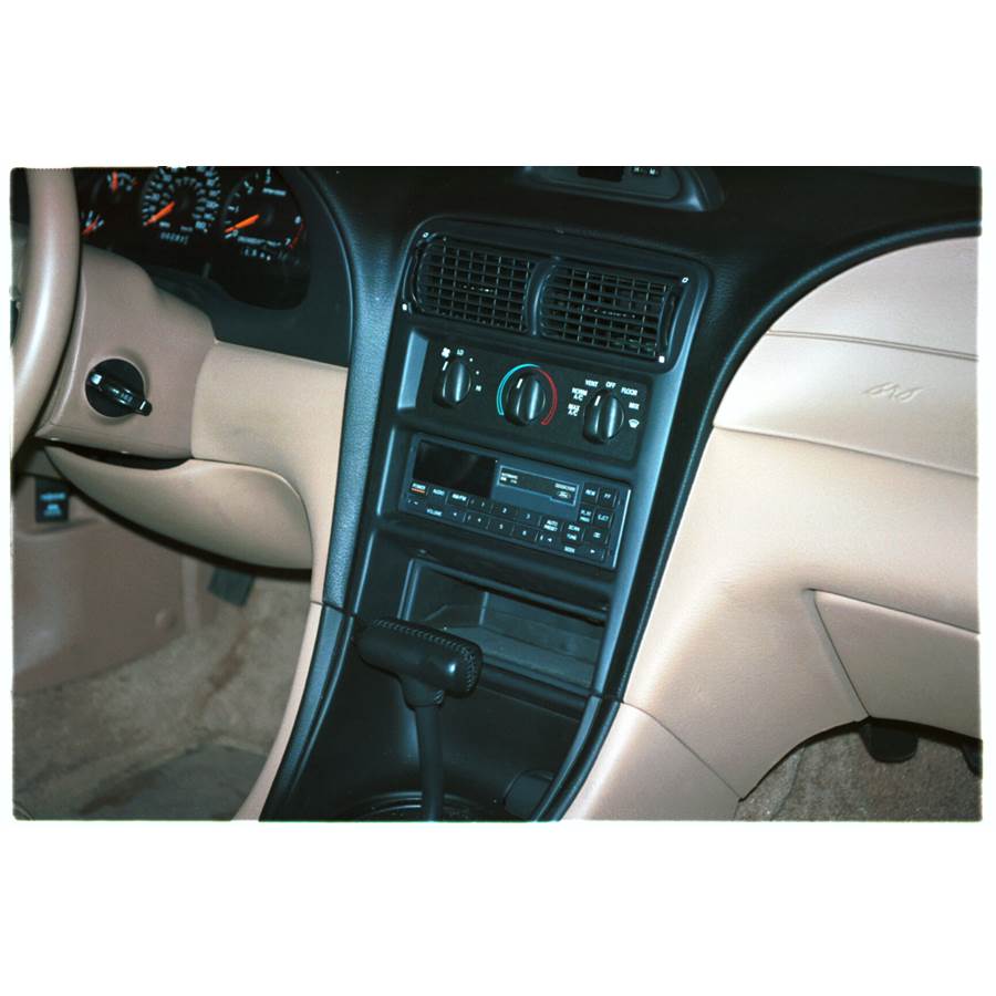 1996 Ford Mustang Factory Radio