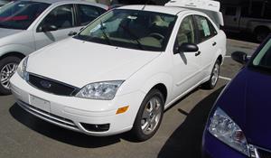 2005 Ford Focus ZX4 Exterior
