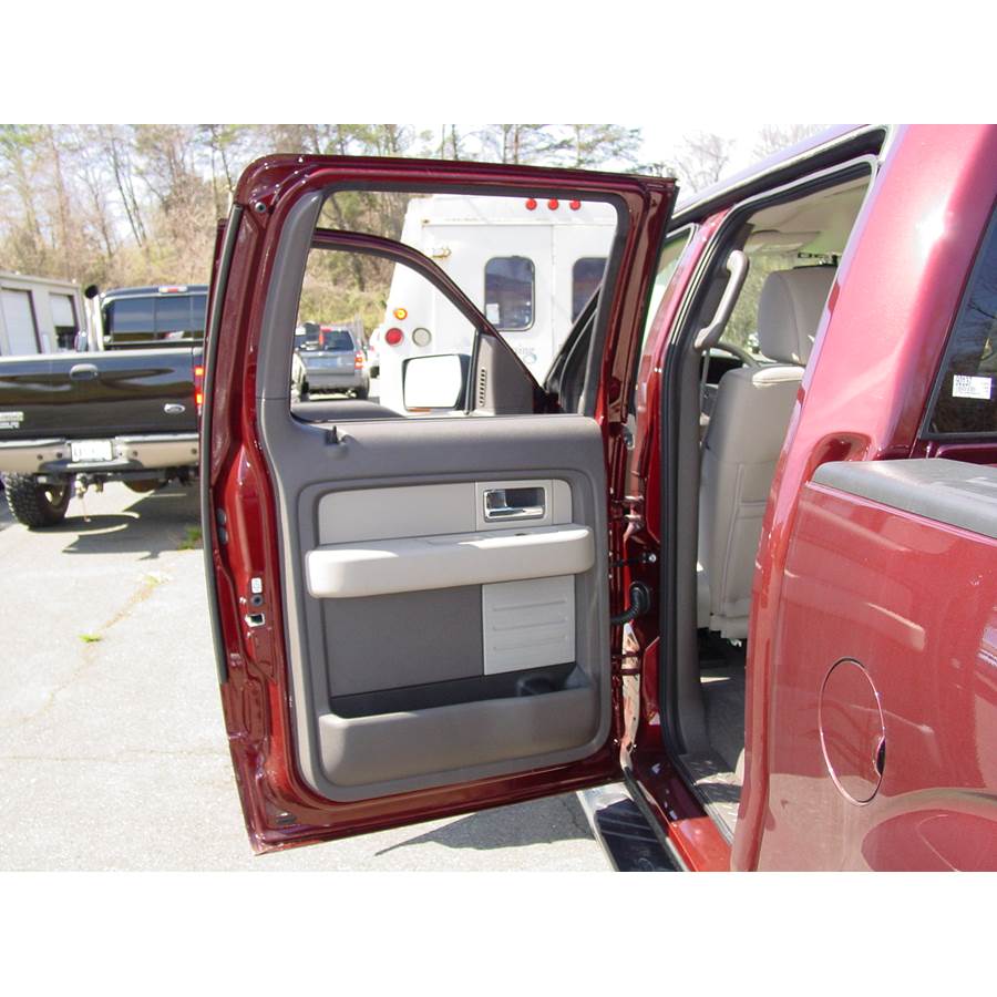 2010 Ford F-150 XL Rear door speaker location