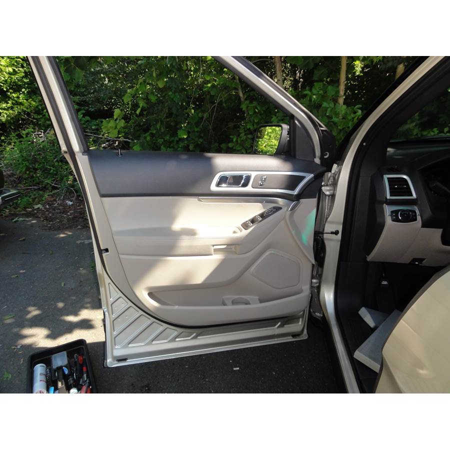 2016 Ford Explorer Front door speaker location