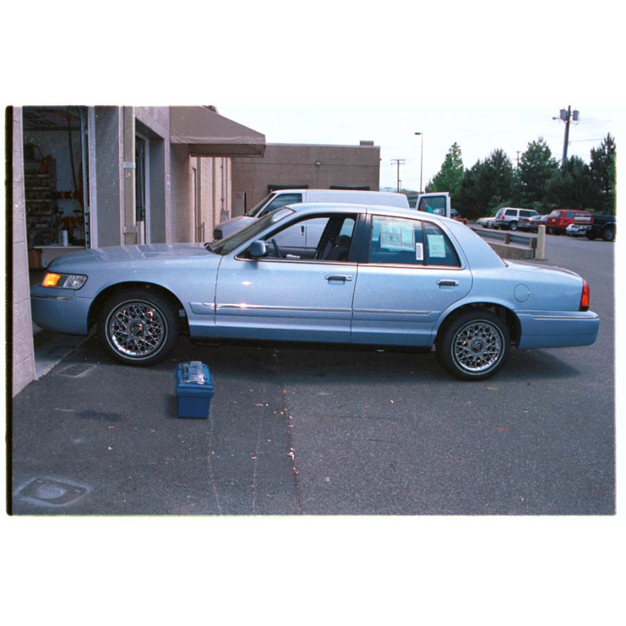 2000 Ford Crown Victoria Exterior