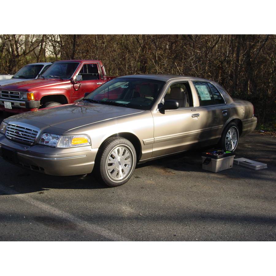 2004 Ford Crown Victoria Exterior