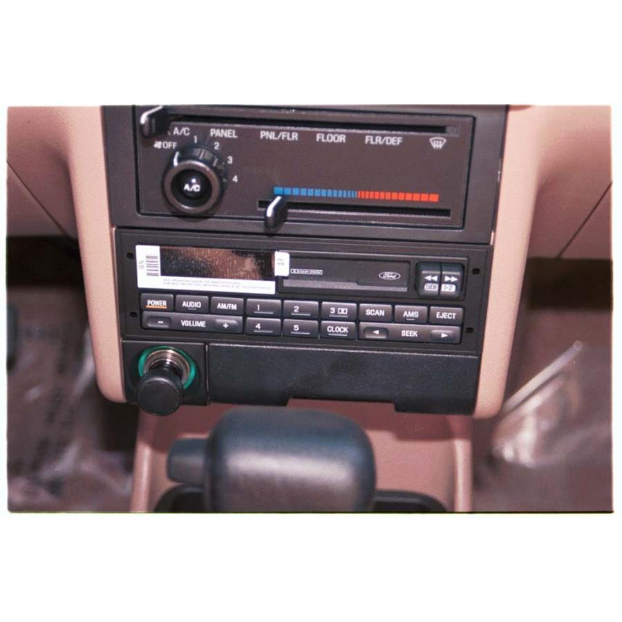 1992 Ford Escort LX Factory Radio