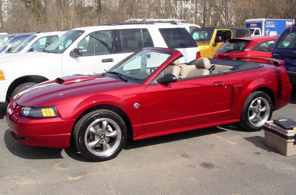 2004 mustang v6 convertible specs