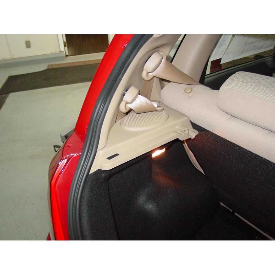 2009 Pontiac G3 Rear side panel speaker location