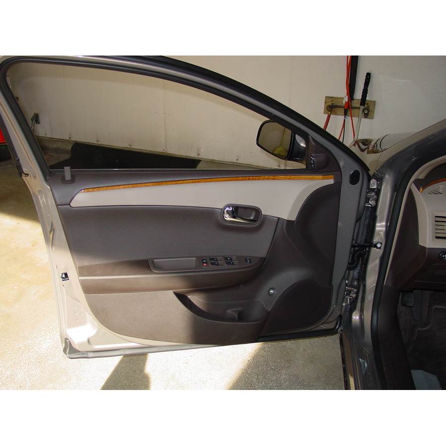 2010 Chevrolet Malibu Front door speaker location