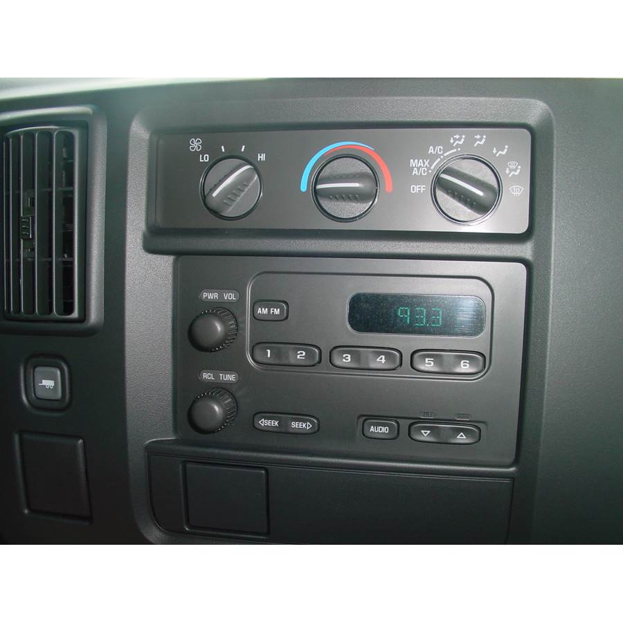 2004 Chevrolet Express Factory Radio