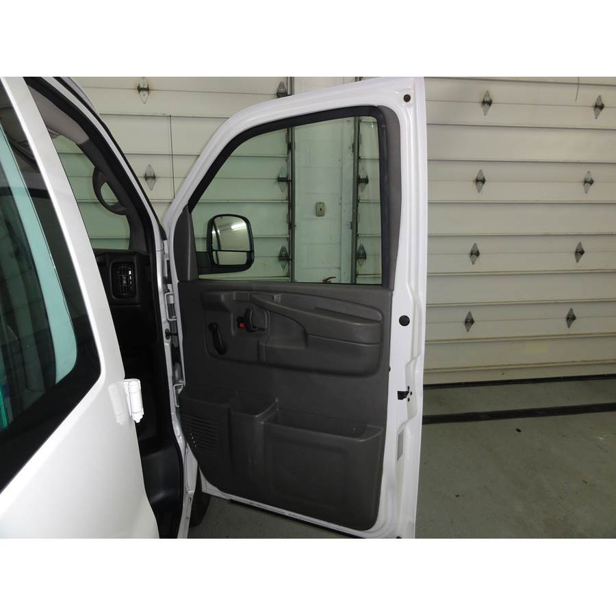 2015 Chevrolet Express Front door speaker location
