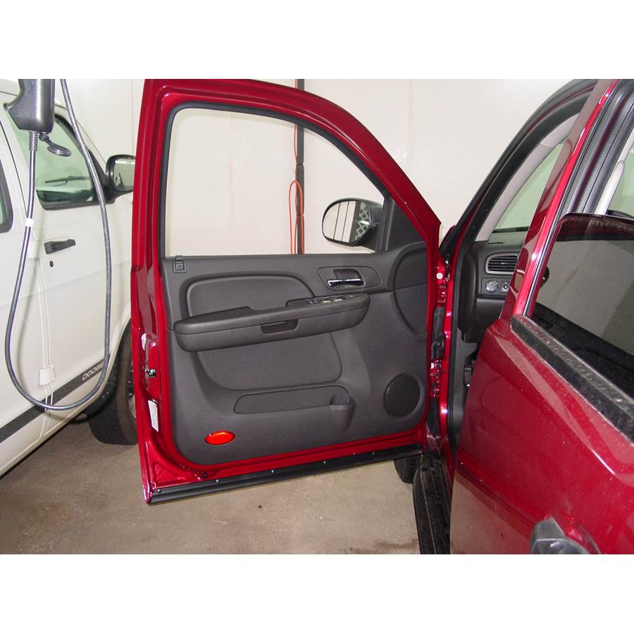 2009 Chevrolet Suburban Front door speaker location