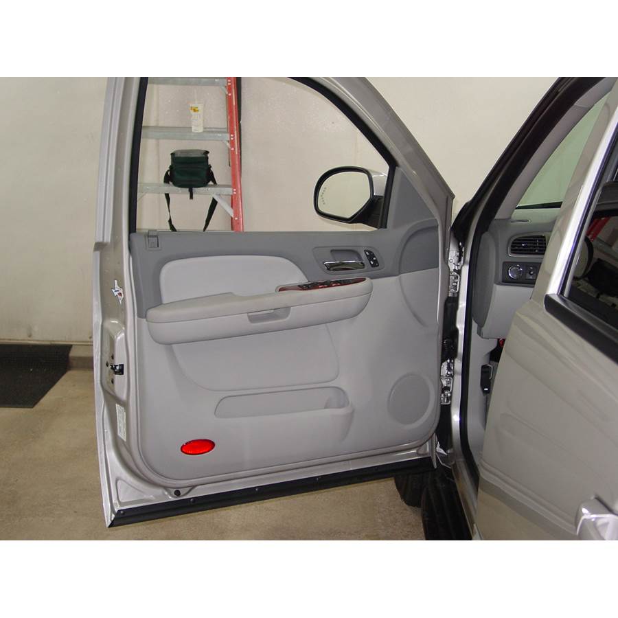 2013 Chevrolet Avalanche Front door speaker location